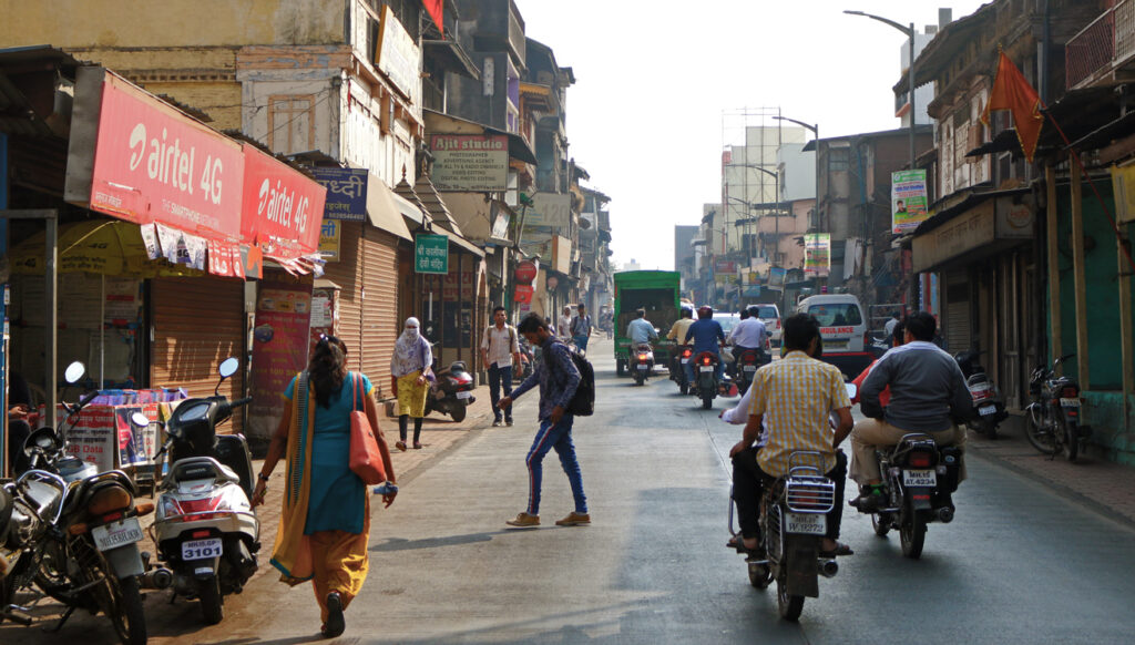 Traffic in urban road in Maharashtra